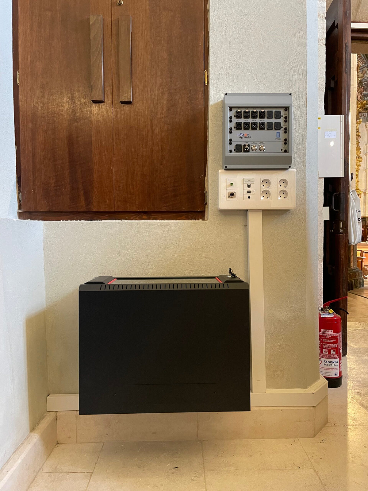 Wall Rack without door MI 4U 70mm dyp, SORT